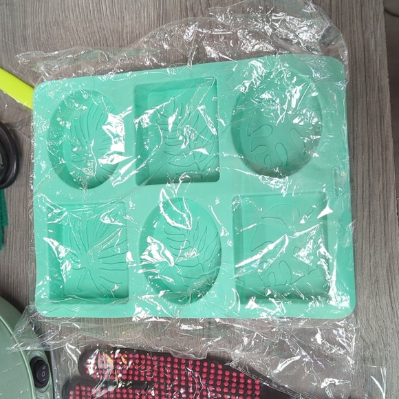 Soap Making Kit - Picture 2 of 5